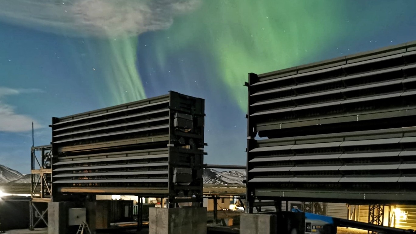 A planta de captura de CO2 do ar da Climeworks, na Islândia