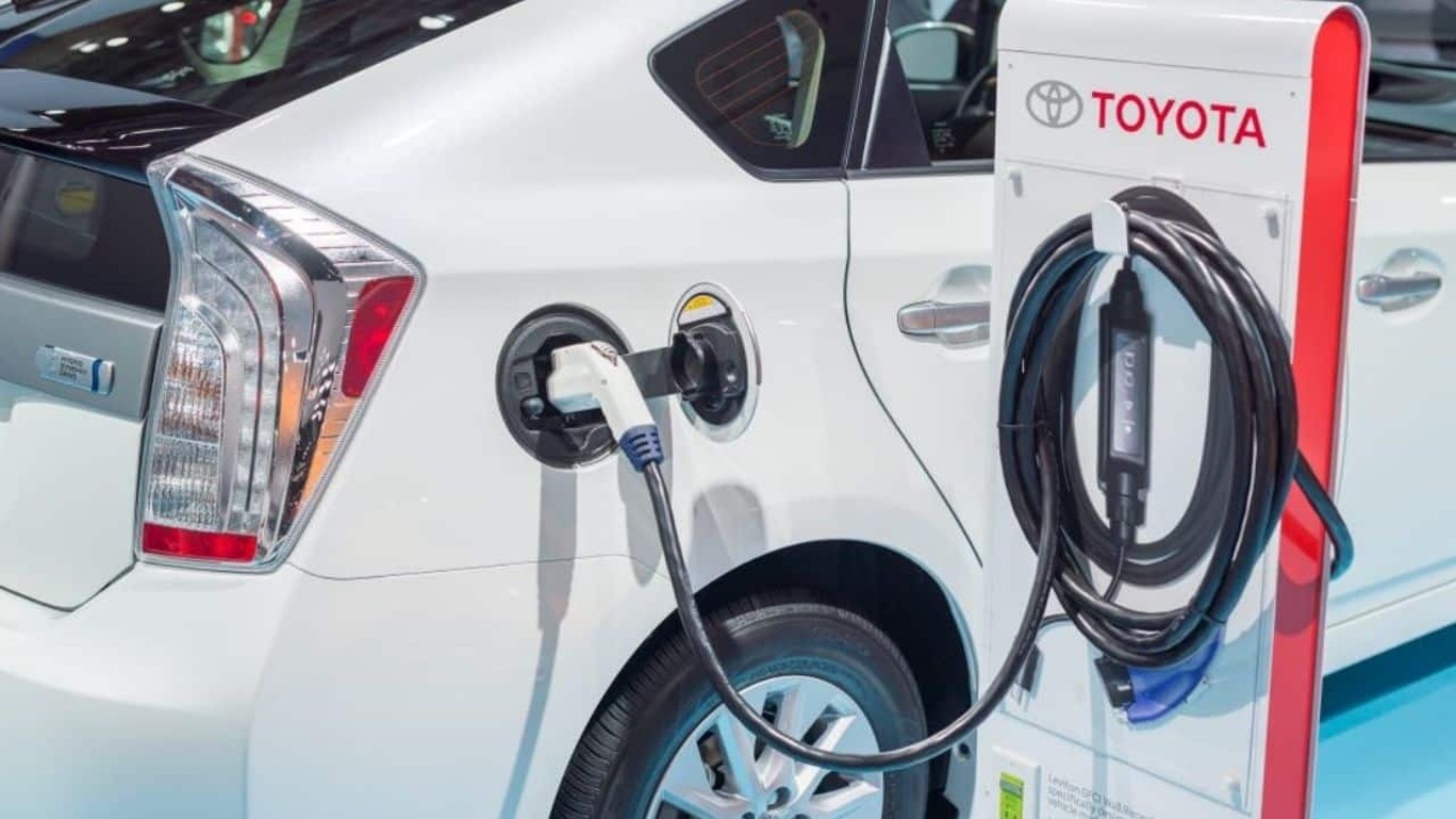 Pioneira dos híbridos, Toyota faz sua maior aposta em carros elétricos