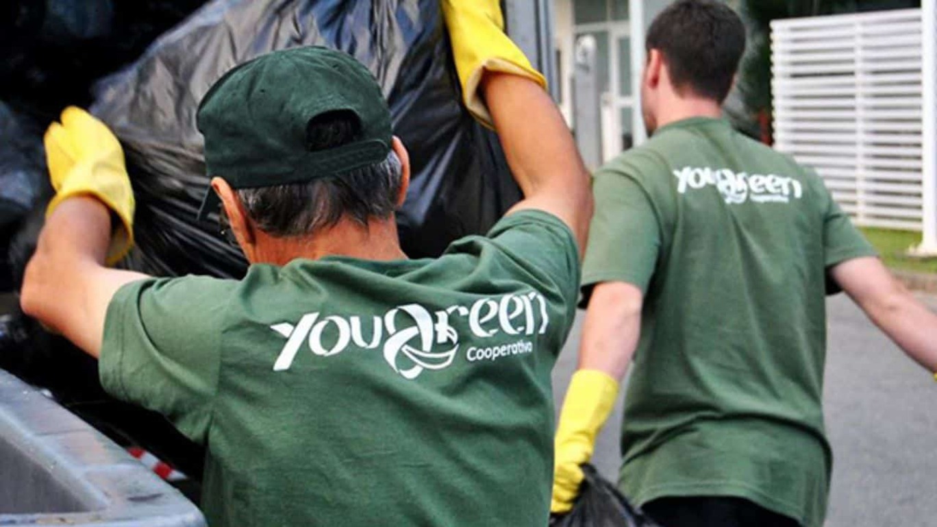 Cooperativa de catadores de lixo ganha franquias pelo Brasil   