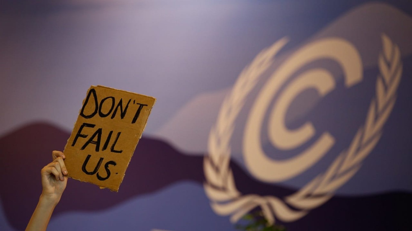 COP27 alcança acordo histórico para fundo contra danos climáticos