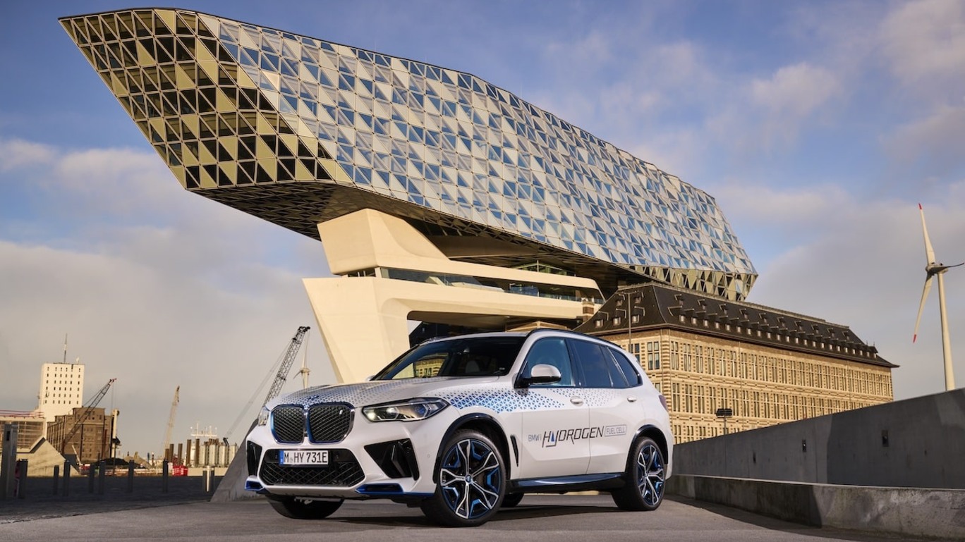 Imagem do iX5 Hydrogen, novo carro a hidrogênio desenvolvido pela BMW