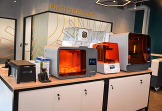 Impressoras 3D no Cazoolo, o laboratório de inovação de embalagens da Braskem