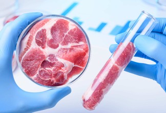 JBS faz a maior aposta de frigoríficos brasileiros na carne de laboratório