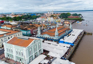 Vista aérea do mercado Ver-o-Peso, em Belém, Pará