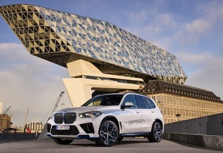 Imagem do iX5 Hydrogen, novo carro a hidrogênio desenvolvido pela BMW
