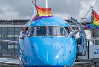 KLM tem aprimorado políticas para famílias LGBTQIA+ e pessoas não brancas