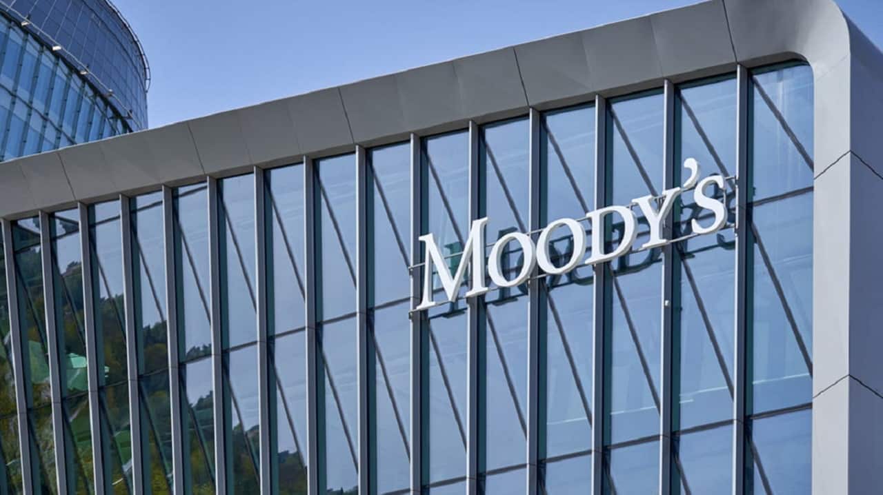 Moody's estima que o mercado de dívida ESG baterá novo recorde em 2022, a US$ 1,35 trilhão Moody's estima que o mercado de dívida ESG baterá novo recorde em 2022, a US$ 1,35 trilhão