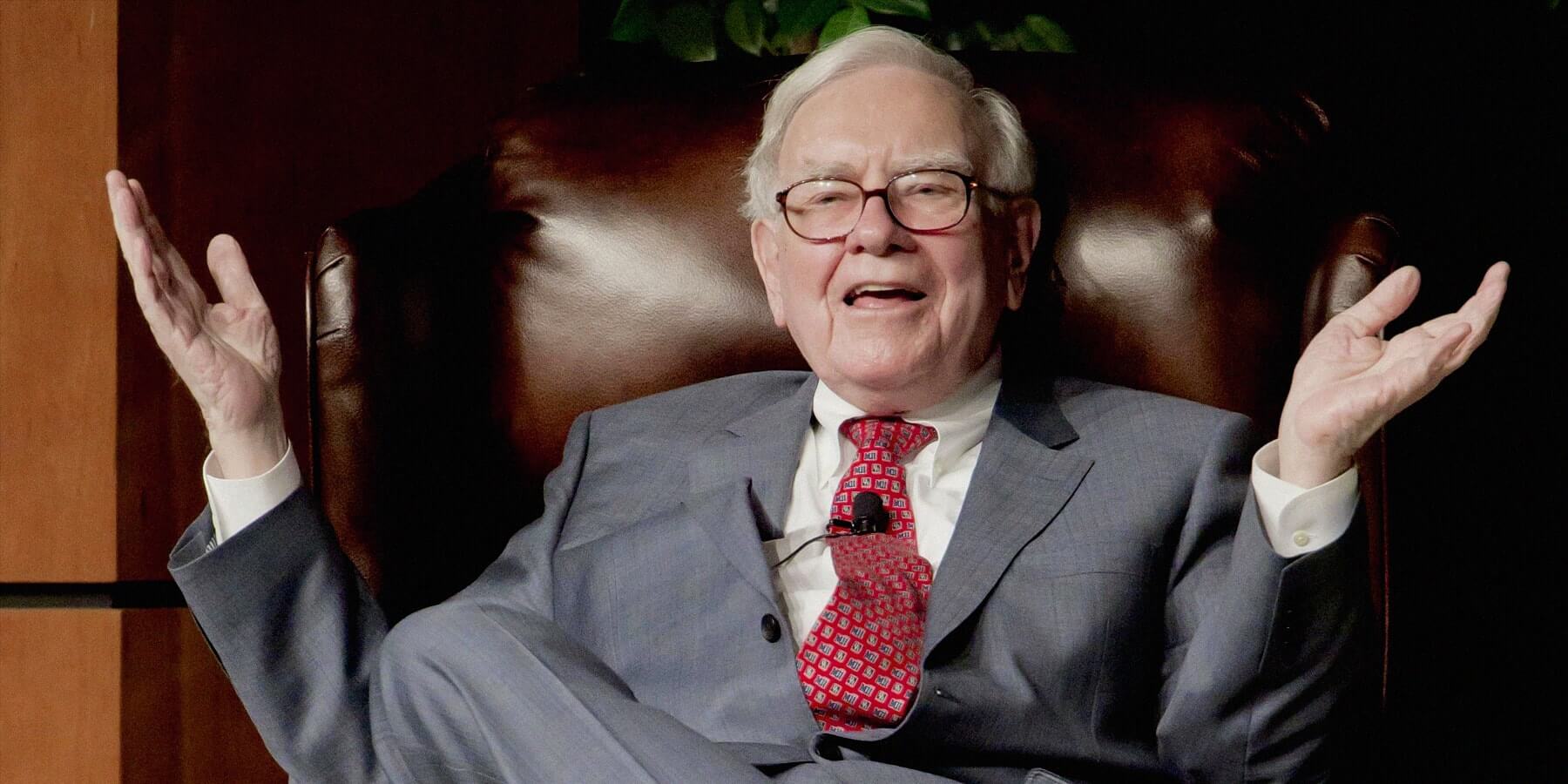 Maior fundo de pensão dos EUA quer Buffett fora da presidência do conselho da Berkshire Maior fundo de pensão dos EUA quer Buffett fora da presidência do conselho da Berkshire