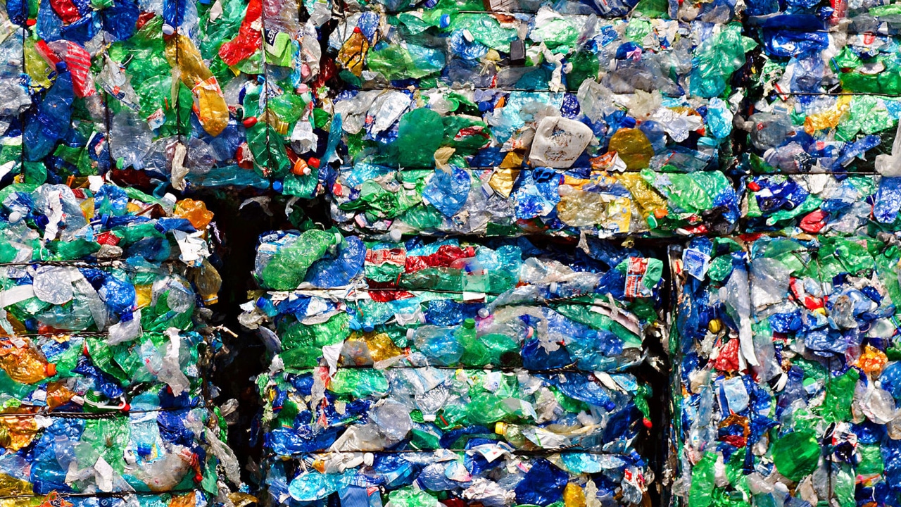 Lote de plástico compactado para reciclagem Lote de plástico compactado para reciclagem