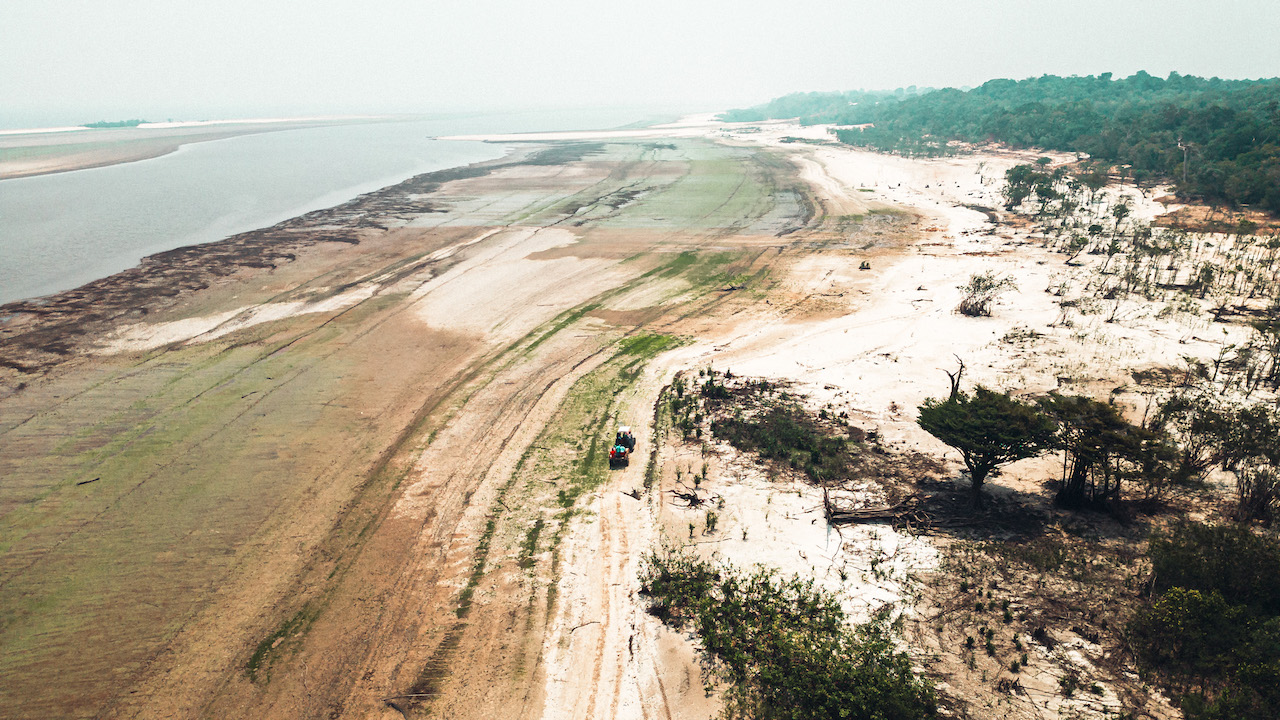 Amazônia: Sumiço dos rios paralisa a economia da floresta Amazônia: Sumiço dos rios paralisa a economia da floresta
