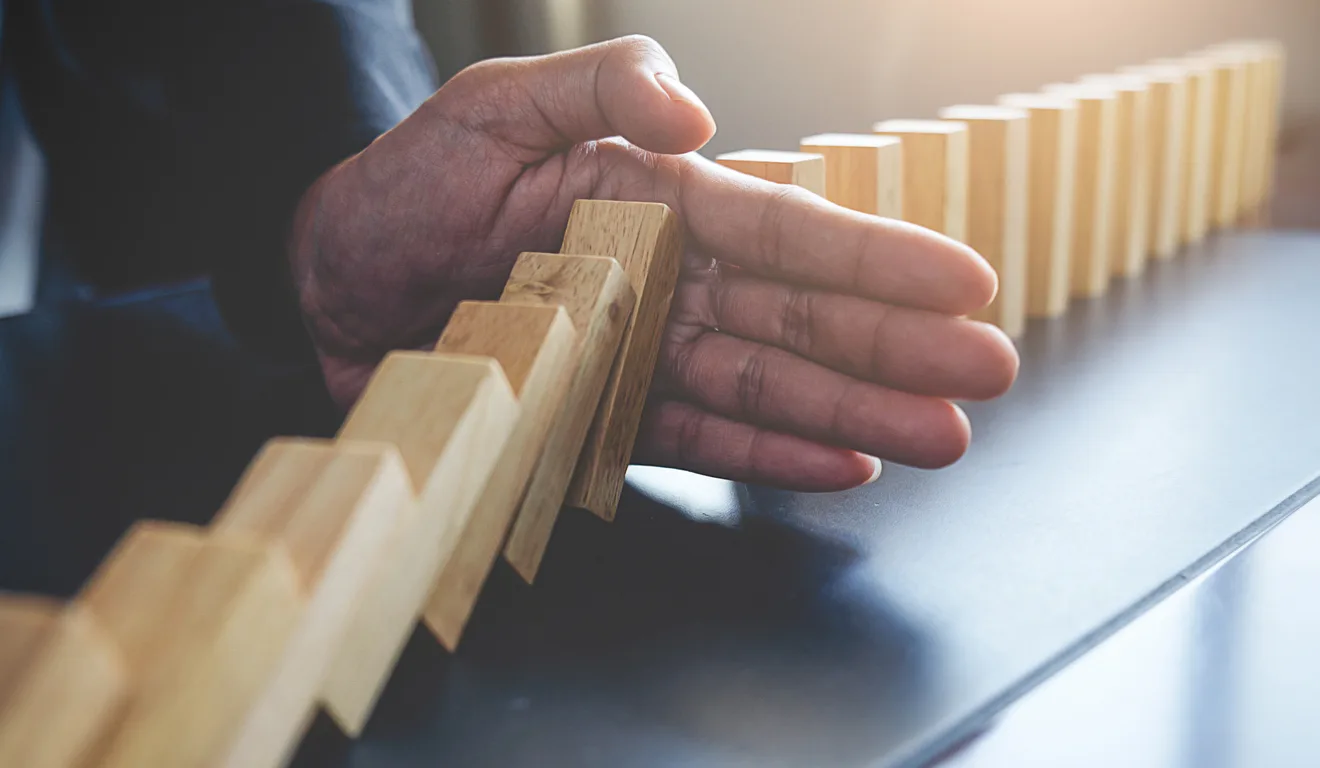Investimento de impacto em tempos caóticos – e as implicações para o Brasil Investimento de impacto em tempos caóticos – e as implicações para o Brasil